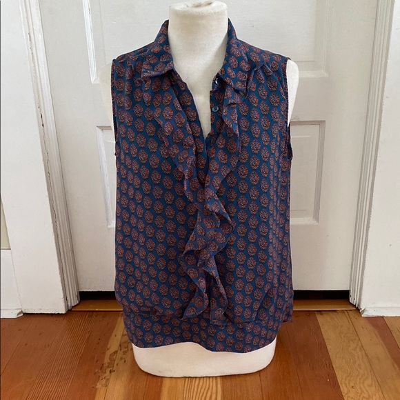 CAbi Medallion Reign Ruffled‎ Sleeveless Button Down Blue Printed Top Medium - Picture 1 of 5